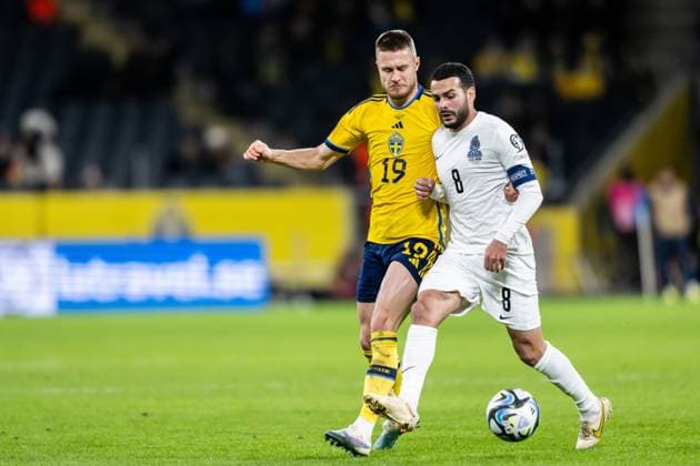 230327 Mattias Svanberg of Sweden and Emin Mahmudov of Azerbaijan during the UEFA Euro Qualifier football match between Sweden and Azerbaijan on March 27, 2023 in Stockholm Photo Maxim Thore BILDBYRAN code MT JZ0347 bbeng football soccer fotbol fotball uefa euro qualifier landskamp emkvalikal em kvaliking em kvalik sweden sweden a sweden azerbaijan,  Copyright: MAXIMxTHORE BB230327MT055