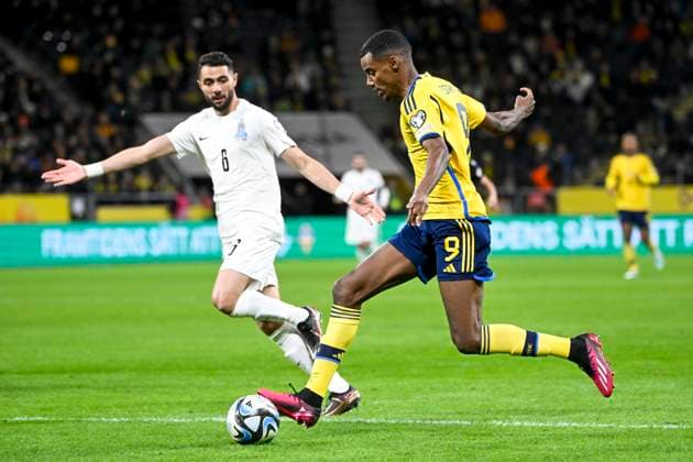 STOCKHOLM 20230327 Swedens Alexander Isak th and Azerbaijans Hojjat Haggverdi during Mondays European Championship qualifying football match between Sweden and Azerbaijan at Friends Arena STOCKHOLM SWEDEN x10080x,  Copyright: xFredrikxSandberg TTx EM-KVAL SVERIGE-AZERBAJDZJAN