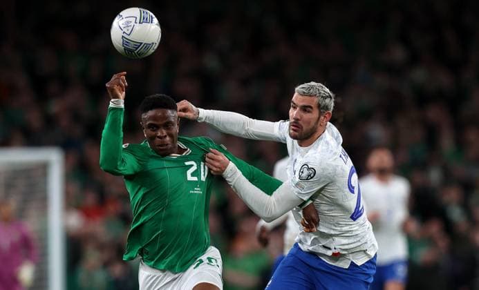 UEFA EURO, EM, Europameisterschaft,Fussball 2024 Qualifying Round Group B, Aviva Stadium, Dublin 27 3 2023 Republic of Ireland vs France Ireland™s Chiedozie Ogbene with Theo Hernandez of France Chiedozie Ogbene with Theo Hernandez 27 3 2023  Copyright: x INPHO MorganxTreacyx AZ0I5173