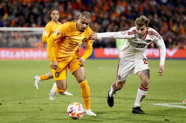 ROTTERDAM - (lr) Donyell Malen of Holland, Ethan Britto of Gibraltar during the UEFA European Championship, EM, Europameisterschaft Qualifying match between the Netherlands and Gibraltar at Feyenoord Stadion de Kuip on March 27, 2023 in Rotterdam, Netherlands. ANP PIETER STAM DE JONGE UEFA EURO, EM, Europameisterschaft,Fussball 2024 Qualifying Round 2022 2023 xVIxANPxSportx xxANPxIVx 465883749 originalFilename: 465883749.jpg