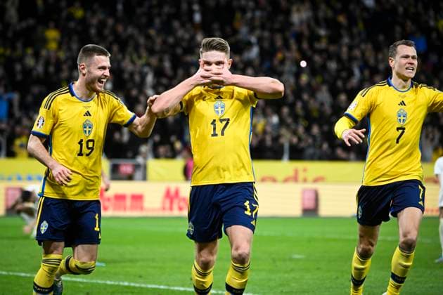 STOCKHOLM 20230327 Swedens Viktor Gyökeres 17 celebrates with Mattias Svanberg and Viktor Claesson after his 3 0 goal during Mondays European Championship qualifying football match between Sweden and Azerbaijan at Friends Arena STOCKHOLM SWEDEN x10080x,  Copyright: xFredrikxSandberg TTx EM-KVAL SVERIGE-AZERBAJDZJAN