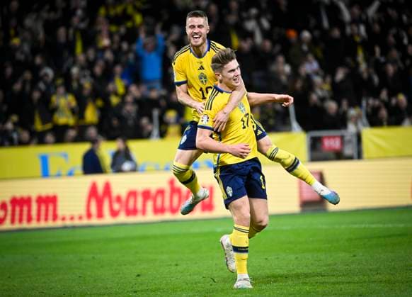 STOCKHOLM 20230327 Swedens Viktor Gyökeres 17 celebrates with Mattias Svanberg after his 3 0 goal during Mondays European Championship qualifying football match between Sweden and Azerbaijan at Friends Arena STOCKHOLM SWEDEN x10080x,  Copyright: xFredrikxSandberg TTx EM-KVAL SVERIGE-AZERBAJDZJAN