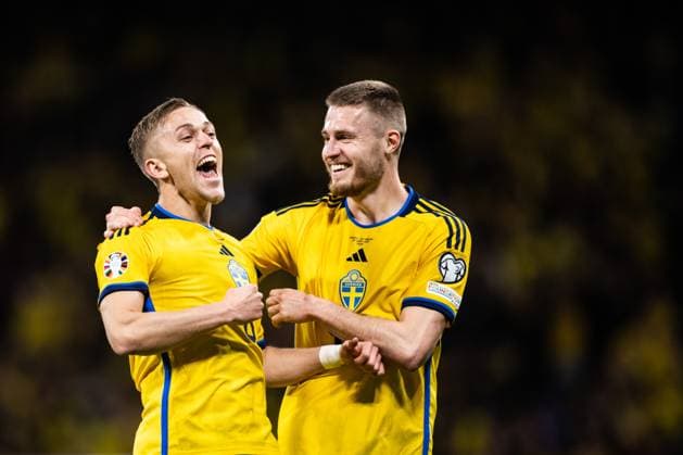 230327 Jesper Karlsson and Mattias Svanberg of Sweden celebrate after 4 0 during the UEFA Euro Qualifier football match between Sweden and Azerbaijan on March 27, 2023 in Stockholm Photo Jesper Zerman BILDBYRAN COP 234 JZ0347 bbeng football soccer fotbol fotball uefa euro qualifier landskamp emkval em kvalifiksering em qualik sweden sweden a sweden azerbaijan jubel,  Copyright: JESPERxZERMAN BB230327JZ047