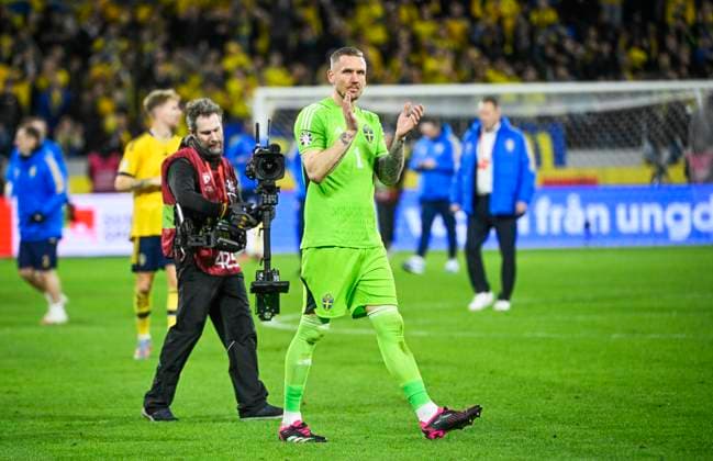 STOCKHOLM 20230327 Swedens goalkeeper Robien Olsen celebrates after the 5 0 victory in Mondays European Championship qualifying football match between Sweden and Azerbaijan at Friends Arena STOCKHOLM SWEDEN x10080x,  Copyright: xFredrikxSandberg TTx EM-KVAL SVERIGE-AZERBAJDZJAN
