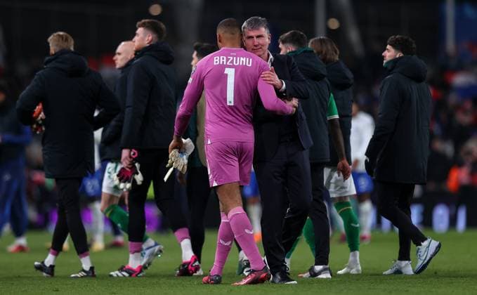 UEFA EURO, EM, Europameisterschaft,Fussball 2024 Qualifying Round Group B, Aviva Stadium, Dublin 27 3 2023 Republic of Ireland vs France Ireland s Gavin Bazunu with manager Stephen Kenny after the game Gavin Bazunu with Stephen Kenny after the game 27 3 2023  Copyright: x INPHO RyanxByrnex RB1_9447