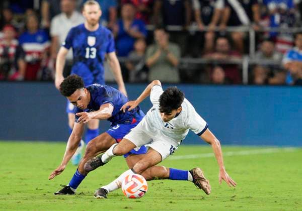ORLANDO, FL - MARCH 27: United States of America defender Antonee Robinson (5)and El Salvador midfielder Leonardo Menjivar (13) during the CONCACAF Nations League match between the United States vs El Salvador on March 27th, 2023 at Explorer Stadium in Orlando, FL. (Photo by Andrew Bershaw Icon Sportswire) SOCCER: MAR 27 CONCACAF Nations League - United States vs El Salvador Icon2303270192