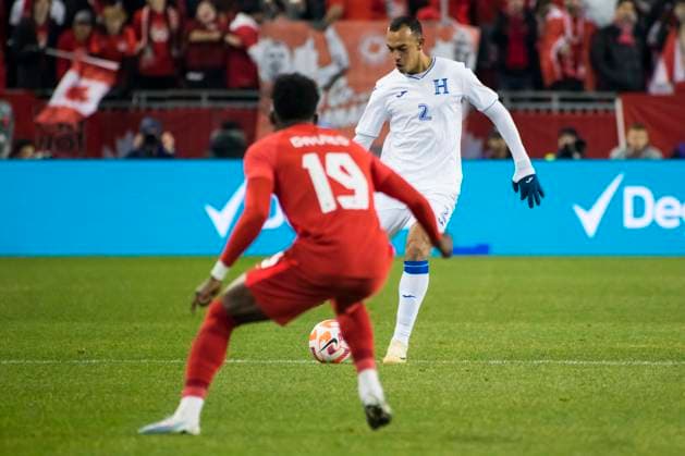 Fußball, CONCACAF Nations League, Kanada - Honduras March 28, 2023, Toronto, Ontario, Canada: Devron Garcia 2 (R) in action during the CONCACAF Nations League qualifier game between Canada and Honduras at BMO field in Toronto. The game ended 4-1 for Canada sending it to the semifinals. Toronto Canada - ZUMAm154 20230328_zap_m154_029 Copyright: xAngelxMarchinix