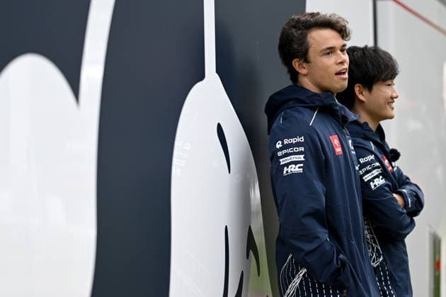 Australian Formula 1 Grand Prix Preparations Nick de Vries of Netherlands and Yuki Tsunoda of Japan chat in the paddock ahead of the 2023 Formula 1 Australian Grand Prix at Albert Park in Melbourne on the 29th of March, 2023. Melbourne Australia  Copyright: xMorganxHancockx originalFilename:hancock-australi230329_npJn5.jpg