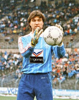 RECORD DATE NOT STATED Aus 1. BL. Saison 1987 88 Hannover 96 - 1. FC Kaiserslauterb 1:0 am 05.03.1988. Im Foto: FC TW Michael Zerr *** From 1 BL season 1987 88 Hannover 96 1 FC Kaiserslauterb 1 0 on 05 03 1988 In photo FC TW Michael Zerr