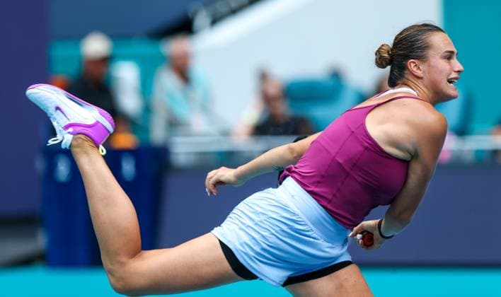 March 29, 2023, Miami Gardens, Florida, USA: Aryna Sabalenka (RUS) serves to Sorana Cirstea (ROU)during the women s singles quarterfinals on Day 10 at the Miami Open presented by Itau at Hard Rock Stadium. Miami Gardens USA - ZUMAw109 20230329_zap_w109_015 Copyright: xDebbyxWongx