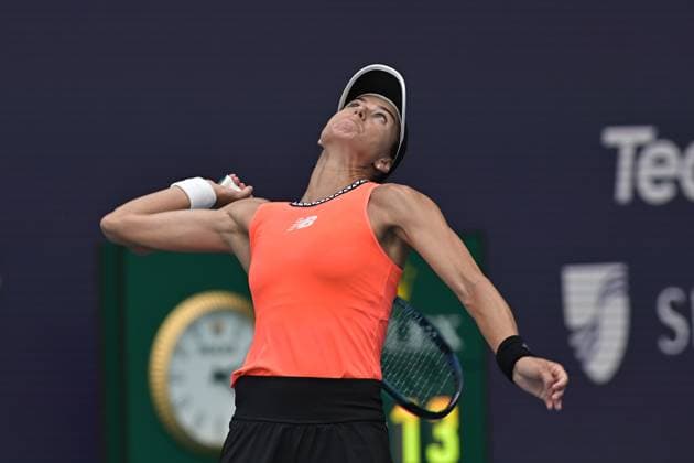MIAMI GARDENS, FL - MARCH 29: Sorana Cirstea (ROU) serves in the Miami Open on March 29, 2023 at Hard Rock Stadium in Miami Gardens, Florida. (Photo by Michele Eve Sandberg Icon Sportswire) TENNIS: MAR 29 Miami Open Icon2303292319