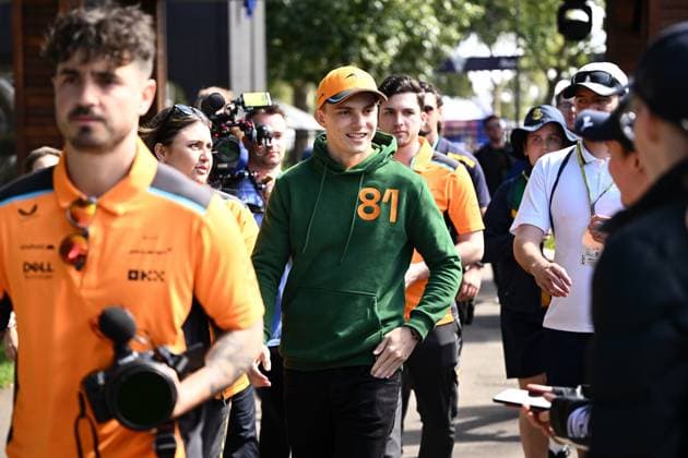 AUSTRALIAN F1 GRAND PRIX, Oscar Piastri of McLaren on arrival during the Formula 1 Australian Grand Prix at the Albert Park Circuit in Melbourne, Thursday, March 30, 2023. ( NO ARCHIVING, EDITORIAL USE ONLY, NO USE IN BOOKS WITHOUT CONSENT MELBOURNE VIC AUSTRALIA  Copyright: xJOELxCARRETTx 20230330001780710838