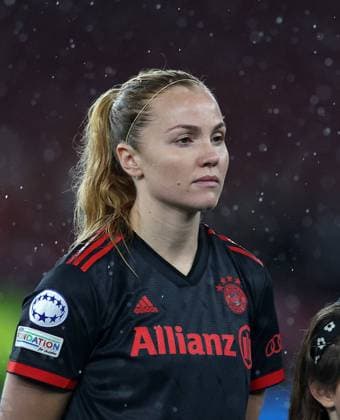 London, England, 29th March 2023. Glodis Perla Viggosdottir of Bayern Munich during the UEFA Womens Champions League match at the Emirates Stadium, London. Picture credit should read: David Klein Sportimage EDITORIAL USE ONLY. No use with unauthorised audio, video, data, fixture lists, club league logos or live services. Online in-match use limited to 120 images, no video emulation. No use in betting, games or single club league player publications. SPI-2339-0055