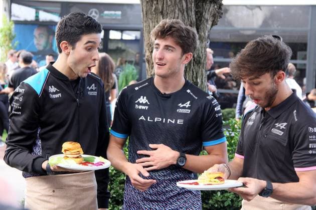 30 03 2023, Albert Park, Melbourne, FORMULA 1 ROLEX AUSTRALIAN GRAND PRIX 2023 , in picture Esteban Ocon FRA , BWT Alpine F1 Team, Jack Doohan, Pierre Gasly FRA , BWT Alpine F1 Team Melbourne Albert Park Victoria Australia  eu-images-506