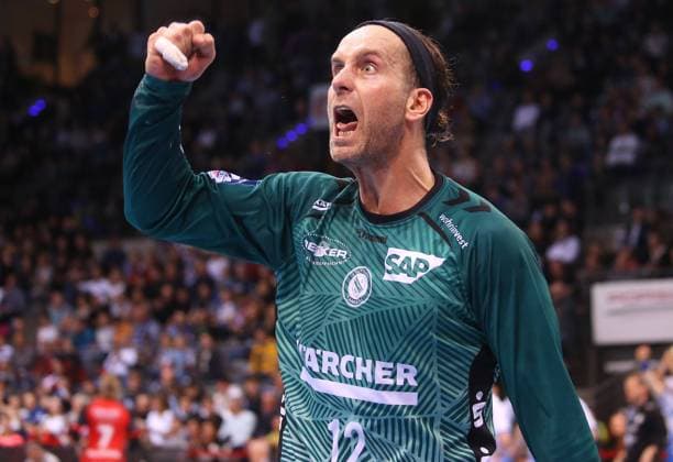 Sport Themen der Woche KW13 Sport Bilder des Tages BAU 30.03.2023 Stuttgart Handball TVB Stuttgart vs. MT Melsungen, Silvio Heinevetter (TVB) *** BAU 30 03 2023 Stuttgart Handball TVB Stuttgart vs MT Melsungen, Silvio Heinevetter TVB