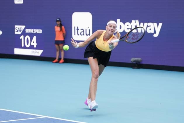 March 30, 2023, Miami Gardens, Florida, United States: March, 30 - Miami Gardens: Petra Kvitova(CZE), in action here, plays Eketerina Alexandrova during the Quarter-Finals of the 2023 Miami Open by Itau. Miami Gardens United States - ZUMApa3_ 0240902140st Copyright: xAndrewxPatronx