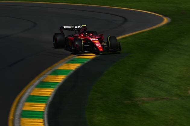 AUSTRALIAN F1 GRAND PRIX, Carlos Sainz of Ferrari runs off the track during the 2023 Australian Grand Prix at the Albert Park Circuit in Melbourne, Friday, March 31, 2023. ( NO ARCHIVING, EDITORIAL USE ONLY, NO USE IN BOOKS WITHOUT CONSENT MELBOURNE VICTORIA AUSTRALIA  Copyright: xJAMESxROSSx 20230331001781117581