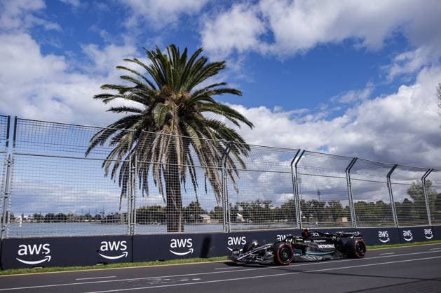 44 HAMILTON Lewis (gbr), Mercedes AMG F1 Team W14, action during the Formula 1 Rolex Australian Grand Prix 2023, 3rd round of the 2023 Formula One World Championship, WM, Weltmeisterschaft from March 31 to April 2, 2023 on the Albert Park Circuit, in Melbourne, Australia - F1 - AUSTRALIAN GRAND PRIX 2023 DPPI Panoramic  00122006__R5_2653