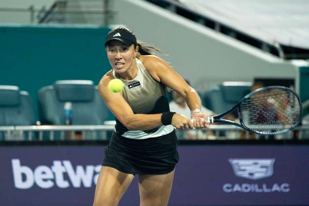 March 30, 2023, Miami Gardens, Florida, United States: March, 30 - Miami Gardens: Jessica Pegula(USA), in action here, plays Elena Rybakina(KAZ) during the Quarter-Finals of the 2023 Miami Open by Itau. Miami Gardens United States - ZUMApa3_ 0240939667st Copyright: xAndrewxPatronx