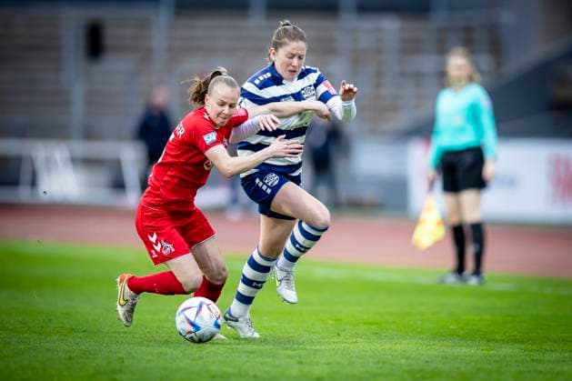 1 Women Bundesliga 1 FC Koeln MSV Duisburg, 31 03 2023 Laura Donhauser 25, 1 FC Koeln , Brooke Gabrielle Deneski 23, MSV Duisburg during the match 1 FC Koeln MSV Duisburg on matchday 17 of the women soccer Bundesliga on 31 03 2023 at Suedstadion in Koeln DFL REGULATIONS PROHIBIT ANY USE OF PHOTOGRAPHS AS IMAGE SEQUENCES AND OR QUASI VIDEO Copyright: xBEAUTIFULxSPORTS AxelxKohringx