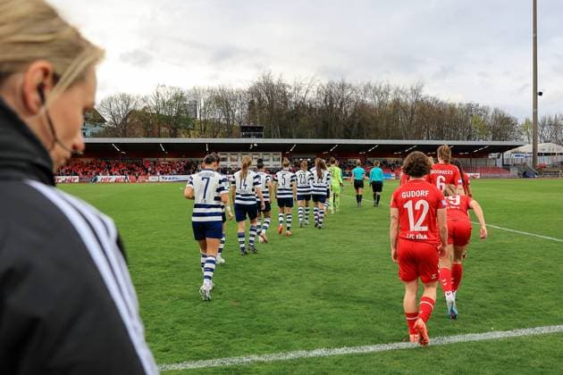 Flyeralarm Womens Bundesliga 2022 2023, 1 FC Cologne MSV Duisburg run-in at Cologne Südstadion Cologne Südstadion North Rhine Westphalia Germany