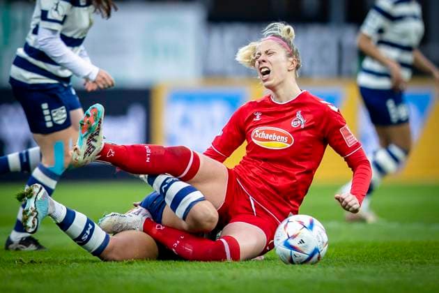1 Women Bundesliga 1 FC Koeln MSV Duisburg, 31 03 2023 Sharon Beck 10, 1 FC Koeln is fouled by Miray Cin 7, MSV Duisburg during the match 1 FC Koeln MSV Duisburg on matchday 17 of the Women Soccer Bundesliga on 31 03 2023 at Suedstadion in Koeln DFL REGULATIONS PROHIBIT ANY USE OF PHOTOGRAPHS AS IMAGE SEQUENCES AND OR QUASI VIDEO Copyright: xBEAUTIFULxSPORTS AxelxKohringx