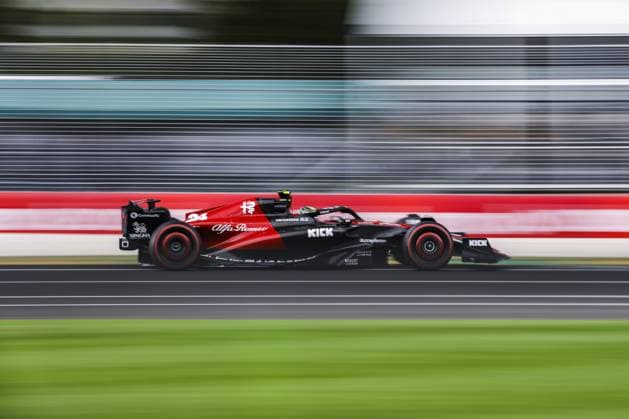 24 ZHOU Guanyu (chi), Alfa Romeo F1 Team Stake C43, action during the 2nd round of the 2023 FIA Formula 3 Championship from March 31 to April 2, 2023 on the Albert Park Circuit, in Melbourne, Australia - AUTO - FORMULA 3 2023 - MELBOURNE DPPI Panoramic  03323005__R5_9747
