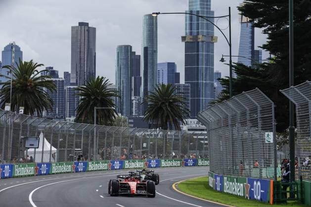 16 LECLERC Charles (mco), Scuderia Ferrari SF-23, action 44 HAMILTON Lewis (gbr), Mercedes AMG F1 Team W14, action during the Formula 1 Rolex Australian Grand Prix 2023, 3rd round of the 2023 Formula One World Championship, WM, Weltmeisterschaft from March 31 to April 2, 2023 on the Albert Park Circuit, in Melbourne, Australia - F1 - AUSTRALIAN GRAND PRIX 2023 DPPI Panoramic 03323005__R3_0044