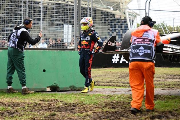 AUSTRALIAN F1 GRAND PRIX, Sergio Perez of Red Bull Racing after running his car off the track during qualifying at the 2023 Australian Grand Prix at the Albert Park Circuit in Melbourne, Saturday, April 1, 2023. ( NO ARCHIVING, EDITORIAL USE ONLY, NO USE IN BOOKS WITHOUT CONSENT MELBOURNE VICTORIA AUSTRALIA  Copyright: xJAMESxROSSx 20230401001781568417