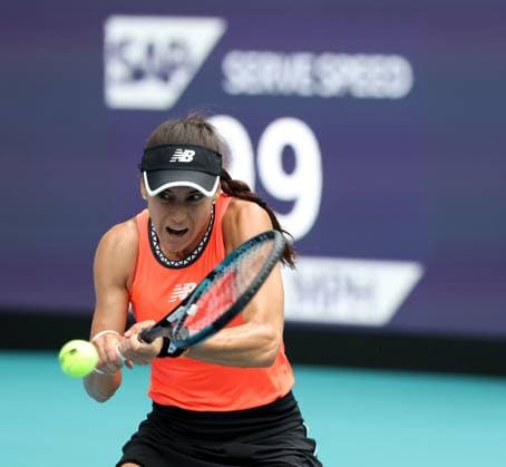 March 31, 2023, Miami Gardens, Florida, United States Of America: MIAMI GARDENS, FLORIDA - MARCH 31: Petra Kvitova of the Czech Republic defeats Sorana Cirstea of Romania in the semi-finals of the women s singles at the Miami Open at the Hard Rock Stadium on March 31, 2023 in Miami Gardens, Florida....People: Sorana Cirstea Miami Gardens United States Of America - ZUMAs214 20230331_zda_s214_100 Copyright: xSMGx