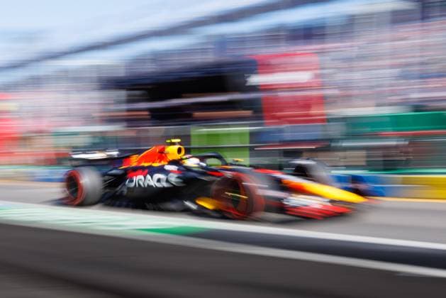 April 2, 2023, Melbourne, Australia: Sergio Perez (MEX) driving the (11) Red Bull Racing-Honda RBPT RB19 leaves the pits for the start of the 2023 Formula 1 Rolex Australian Grand Prix in Melbourne, Australia. Melbourne Australia - ZUMAl303 20230402_zaf_l303_048 Copyright: xSydneyxLowx