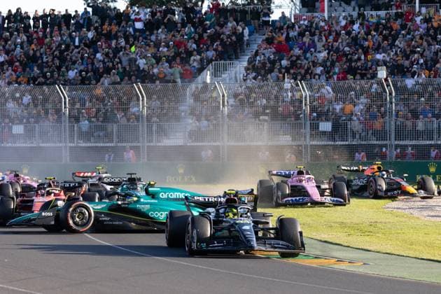MELBOURNE, AUSTRALIA - APRIL 02: Fernando Alonso (14) driving for Aston Martin Aramco Cognizant F1 Team colliding during The Australian Formula One Grand Prix on April 02, 2023, at The Melbourne Grand Prix Circuit in Albert Park, Australia. (Photo by Dave Hewison Speed Media Icon Sportswire) AUTO: APR 02 F1 - Australian Grand Prix Icon23040229098