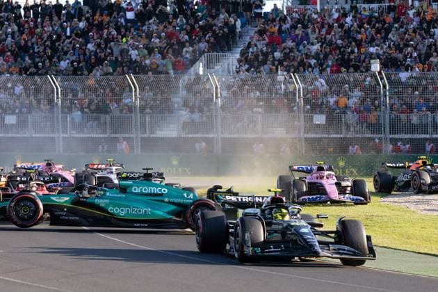 MELBOURNE, AUSTRALIA - APRIL 02: Fernando Alonso (14) driving for Aston Martin Aramco Cognizant F1 Team colliding during The Australian Formula One Grand Prix on April 02, 2023, at The Melbourne Grand Prix Circuit in Albert Park, Australia. (Photo by Dave Hewison Speed Media Icon Sportswire) AUTO: APR 02 F1 - Australian Grand Prix Icon23040229101