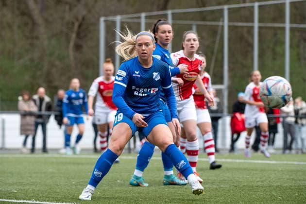 Emma Loving (SC Sand, 19) am Ball, GER, 1. FC Koeln U20 vs. SC Sand, Fussball Frauen 2. Bundesliga, 19. Spieltag, Spielzeit 2022 2023, 02.04.2023 GER, 1. FC Koeln U20 vs. SC Sand, Fussball Frauen 2. Bundesliga, 19. Spieltag, Spielzeit 2022 2023, 02.04.2023 Koeln Copyright: xEibner Memmlerx EP_MMR
