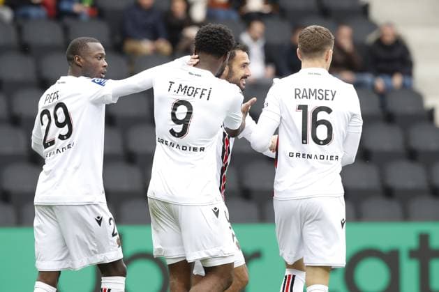 Joie - But de Terem Igobor Moffi (OGC Nice) - Nicolas Pepe (OGC Nice) - Aaron Ramsey (OGC Nice) - Gaetan Laborde (OGC Nice) FOOTBALL : SCO Angers Vs OGC Nice - Ligue 1 - 02 04 2023 MichaelBaucher Panoramic 
