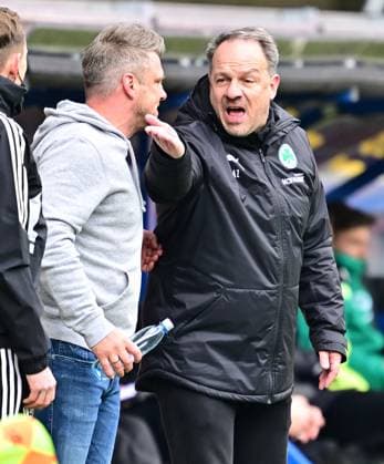 02 04 2023 football season 2022 2023 2 football Bundesliga 26 matchday SC Paderborn 07 SCP SpVgg Greuther Fürth Kleeblatt Sportfoto Zink DFL regulations prohibit any use of photographs as image sequences and or quasi video only for editorial use Lukas Kwasniok coach head coach SC Paderborn 07 at Alexander Zorniger coach SpVgg Greuther Fürth after wrong decision by Michael Bacher referee video evidence VAR