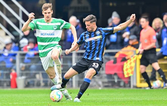 02 04 2023 Football season 2022 2023 2 Football Bundesliga 26 Matchday SC Paderborn 07 SCP SpVgg Greuther Fürth Kleeblatt Sportfoto Zink DFL regulations prohibit any use of photographs as image sequences and or quasi video only for editorial use Max Christiansen 13, SpVgg Greuther Fürth Marcel Hoffmeier 33, SC Paderborn