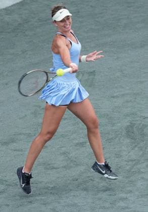 April 4, 2023: Paula Badosa (USA) defeated Mayar Sherif (EGY) 6-3, 6-1, at the Credit One Charleston Open being played at Family Circle Tennis Center in Charleston, South Carolina USA Tennisclix Cal Media Charleston USA - ZUMAc04_ 20230404_zaf_c04_006 Copyright: xLesliexBillmanx
