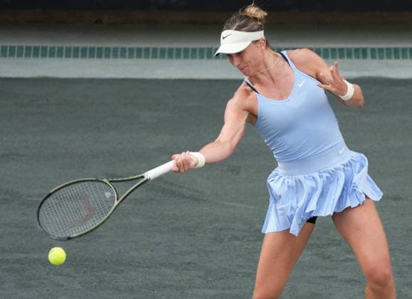 April 4, 2023: Paula Badosa (USA) defeated Mayar Sherif (EGY) 6-3, 6-1, at the Credit One Charleston Open being played at Family Circle Tennis Center in Charleston, South Carolina USA Tennisclix Cal Media Charleston USA - ZUMAc04_ 20230404_zaf_c04_013 Copyright: xLesliexBillmanx