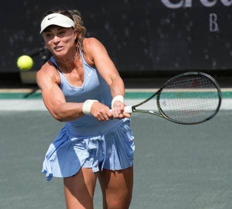 April 4, 2023: Paula Badosa (USA) defeated Mayar Sherif (EGY) 6-3, 6-1, at the Credit One Charleston Open being played at Family Circle Tennis Center in Charleston, South Carolina USA Tennisclix Cal Media Charleston USA - ZUMAc04_ 20230404_zaf_c04_017 Copyright: xLesliexBillmanx