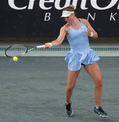 April 4, 2023: Paula Badosa (USA) defeated Mayar Sherif (EGY) 6-3, 6-1, at the Credit One Charleston Open being played at Family Circle Tennis Center in Charleston, South Carolina USA Tennisclix Cal Media Charleston USA - ZUMAc04_ 20230404_zaf_c04_007 Copyright: xLesliexBillmanx