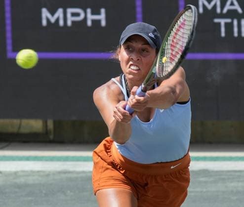 April 4, 2023: Madison Keys (USA) defeated Emma Navarro (USA 6-4, 6-3, at the Credit One Charleston Open being played at Family Circle Tennis Center in Charleston, South Carolina USA Tennisclix Charleston USA - ZUMAc04_ 20230404_zaf_c04_041 Copyright: xLesliexBillmanx