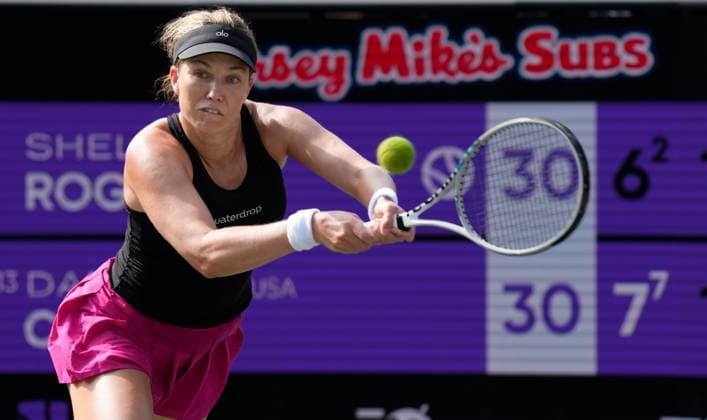 April 4, 2023: Danielle Collins (USA) loses to Shelby Rogers (USA), 6-7, 6-4, 6-1 at the Credit One Charleston Open being played at Family Circle Tennis Center in Charleston, South Carolina, {USA} Tennisclix Cal Media Charleston USA - ZUMAc04_ 20230404_zaf_c04_137 Copyright: xLesliexBillmanx