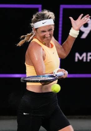 April 4, 2023: Victoria Azarenka (BLR) defeated Sloane Stephens (USA) 3-6, 6-3, 6-2, at the Credit One Charleston Open being played at Family Circle Tennis Center in Charleston, South Carolina USA Tennisclix Cal Media Charleston USA - ZUMAc04_ 20230404_zaf_c04_146 Copyright: xLesliexBillmanx