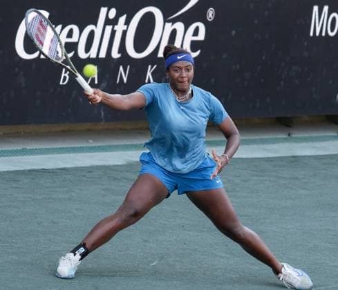 April 5, 2023: Hailey Baptiste (USA) loses to Madison Keys (USA), 6-1, 6-3 at the Credit One Charleston Open being played at Family Circle Tennis Center in Charleston, South Carolina, {USA} Tennisclix Cal Media Charleston USA - ZUMAc04_ 20230405_zaf_c04_025 Copyright: xLesliexBillmanx