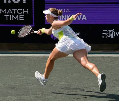 April 5, 2023: Anna Blinkova loses to Jessica Pegula (USA), 6-1, 6-3 at the Credit One Charleston Open being played at Family Circle Tennis Center in Charleston, South Carolina, {USA} Tennisclix Cal Media Charleston USA - ZUMAc04_ 20230405_zaf_c04_097 Copyright: xLesliexBillmanx