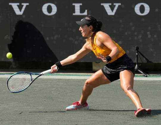 April 5, 2023: Jessica Pegula (USA) defeated Anna Blinkova 6-1, 6-3, at the Credit One Charleston Open being played at Family Circle Tennis Center in Charleston, South Carolina USA Tennisclix Cal Media Charleston USA - ZUMAc04_ 20230405_zaf_c04_103 Copyright: xLesliexBillmanx