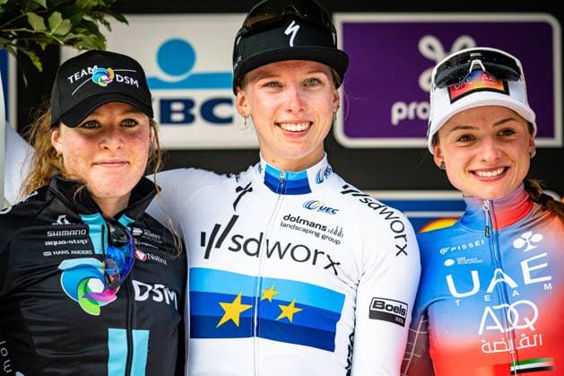 Bilder des Jahres 2023, Sport 04 April Sport Themen der Woche KW14 Sport Bilder des Tages KOOL Charlotte, WIEBES Lorena: Scheldeprijs 2023 - Women KOOL Charlotte ( NED ) TEAM DSM ( DSM ) - NED Second Place - WIEBES Lorena ( NED ) TEAM SD WORX ( SDW ) - NED Winner - First Place - CONSONNI Chiara ( ITA ) UAE TEAM ADQ ( UAD ) - UAE Third Place - Award Ceremony Medal Ceremony Podium - Querformat - quer - horizontal - Landscape - Event Veranstaltung: Scheldeprijs - Category Kategorie: Cycling - Road cycling, Rad, Radsport, Strasse - Elite Women - 1.Pro - Location Ort: Europe Belgium - Flanders - Start: Antwerpen (Schoten) - Finish: Schoten - Discipline: Road Race ( RR ) - Distance: 131,6 km - Date Datum: 05.04.2023 Wednesday - *** KOOL Charlotte, WIEBES Lorena Scheldeprijs 2023 Women KOOL Charlotte NED TEAM DSM DSM NED Second Place WIEBES Lorena NED TEAM SD WORX SDW NED Winner First Place CONSONNI Chiara ITA UAE TEAM ADQ UAD UAE Third Place Award Ceremony Medal Ceremony Podium Landscape Event Event Scheldeprijs Category Cycling Road Cycling Elite Women 1 Pro Location Place Europe Belgium Flanders Start Antwerp Schoten Finish Schoten Discipline Road Race RR Distance 131,6 km Date Date 05 04 2023 Wednesday