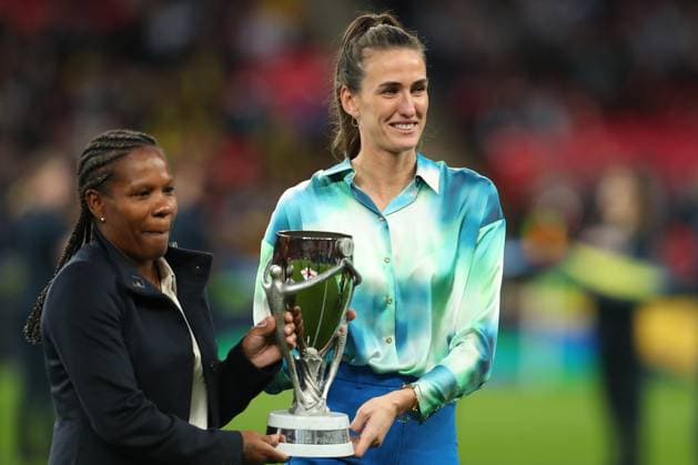 6th April 2023; Wembley Stadium, London, England; Womens Finalissima Football, England versus Brazil; Jill Scott bringing out the Women s Finalissima trophy.  ActionPlus12494631 KatiexChan
