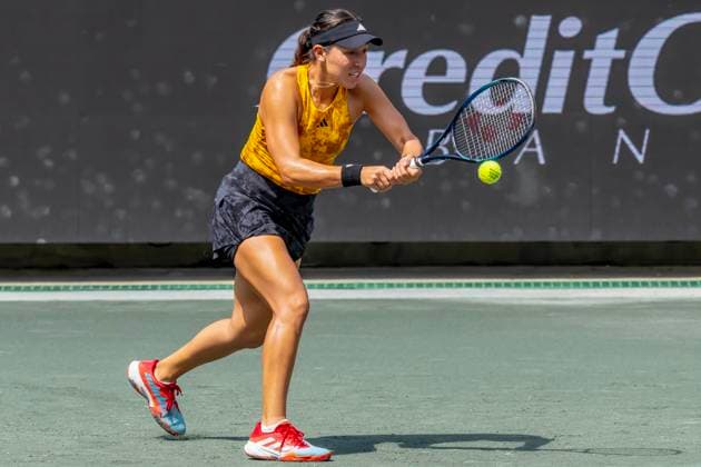 April 6, 2023, Charleston, SC, United States of America: (1) JESSICA PEGULA USA plays against (15) IRINA-CAMELIA BEGU ROU at the WTA, Tennis Damen Series for the Credit One Charleston Open in Charleston, SC, USA. Charleston United States of America - ZUMAa161 20230406_zaa_a161_159 Copyright: xWalterxG.xArcexSr.x